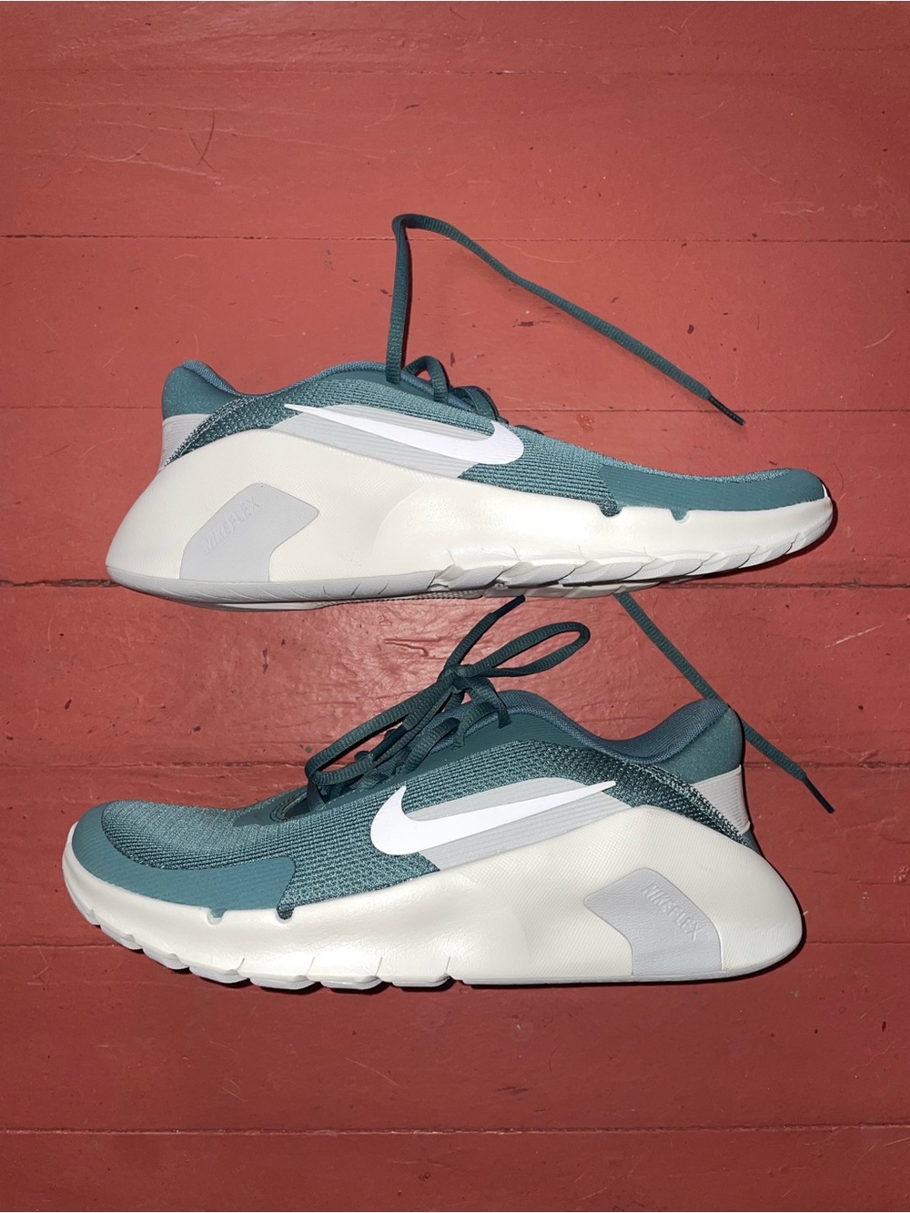 Nike Teal and White Lightweight Sneakers